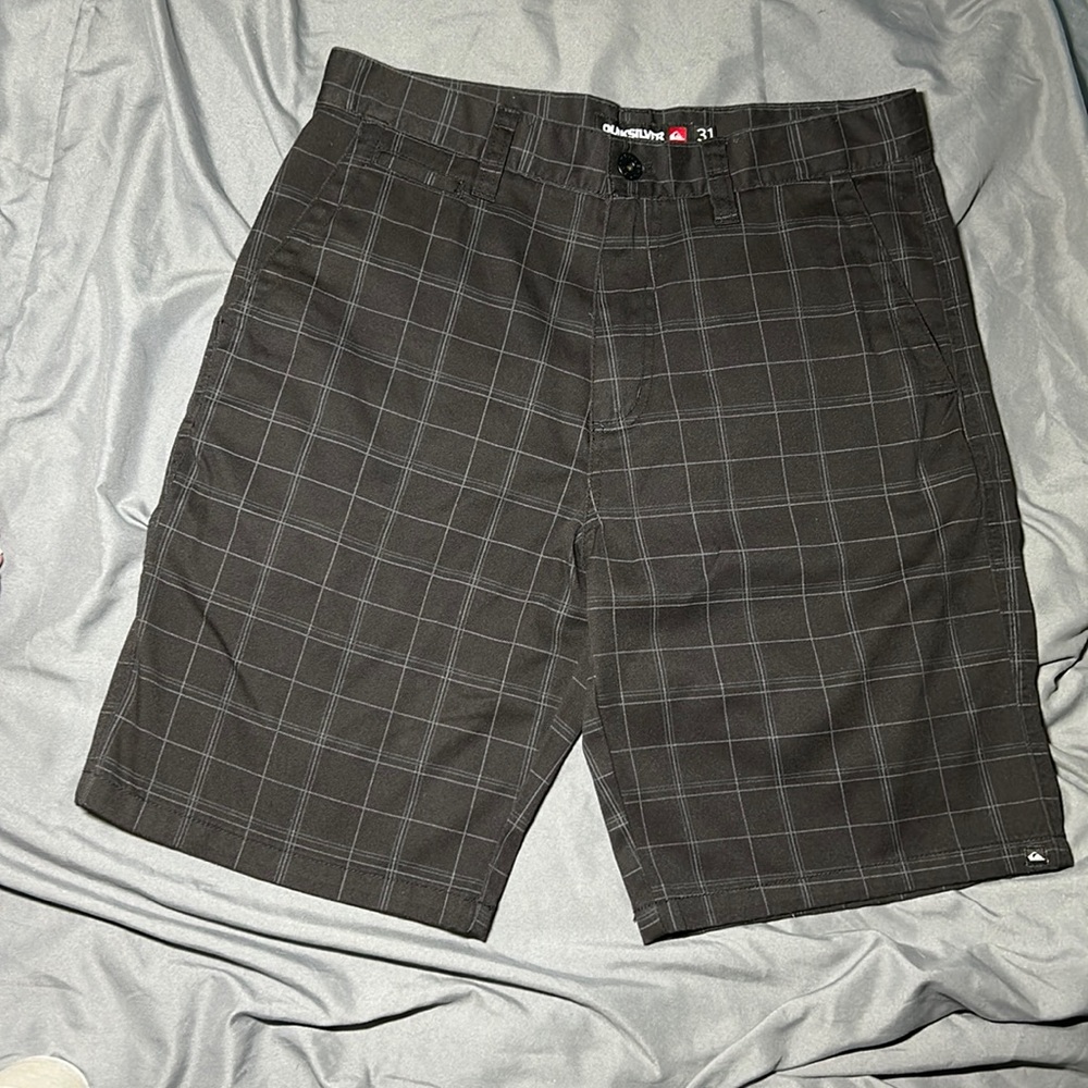 Quicksilver mens size 31 chino flat front casual shorts black & gray